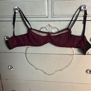 Black and Burgundy Lace Bra by Else. 32 C. Great Condition!